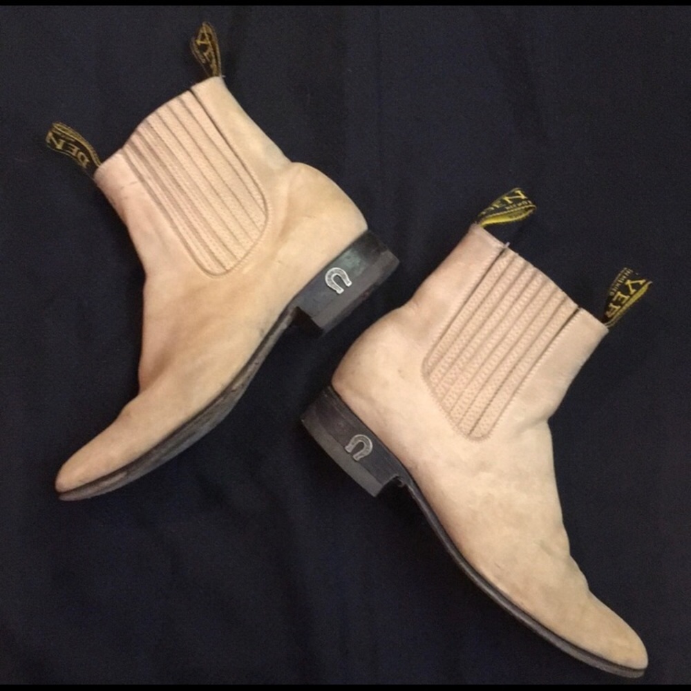 Denver western ankle Boot. Tan suede.